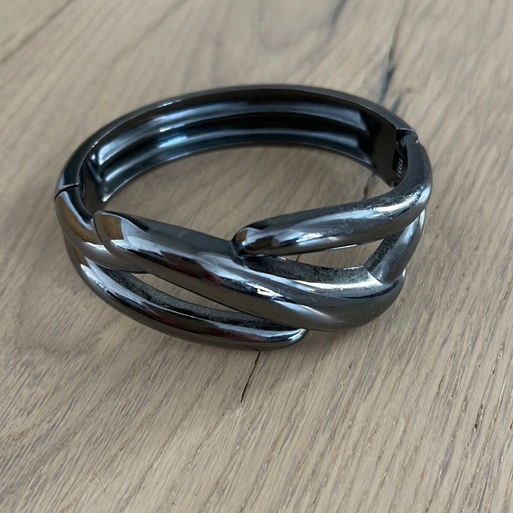 Women’s metal bracelet. Never worn. - Picture 1 of 4